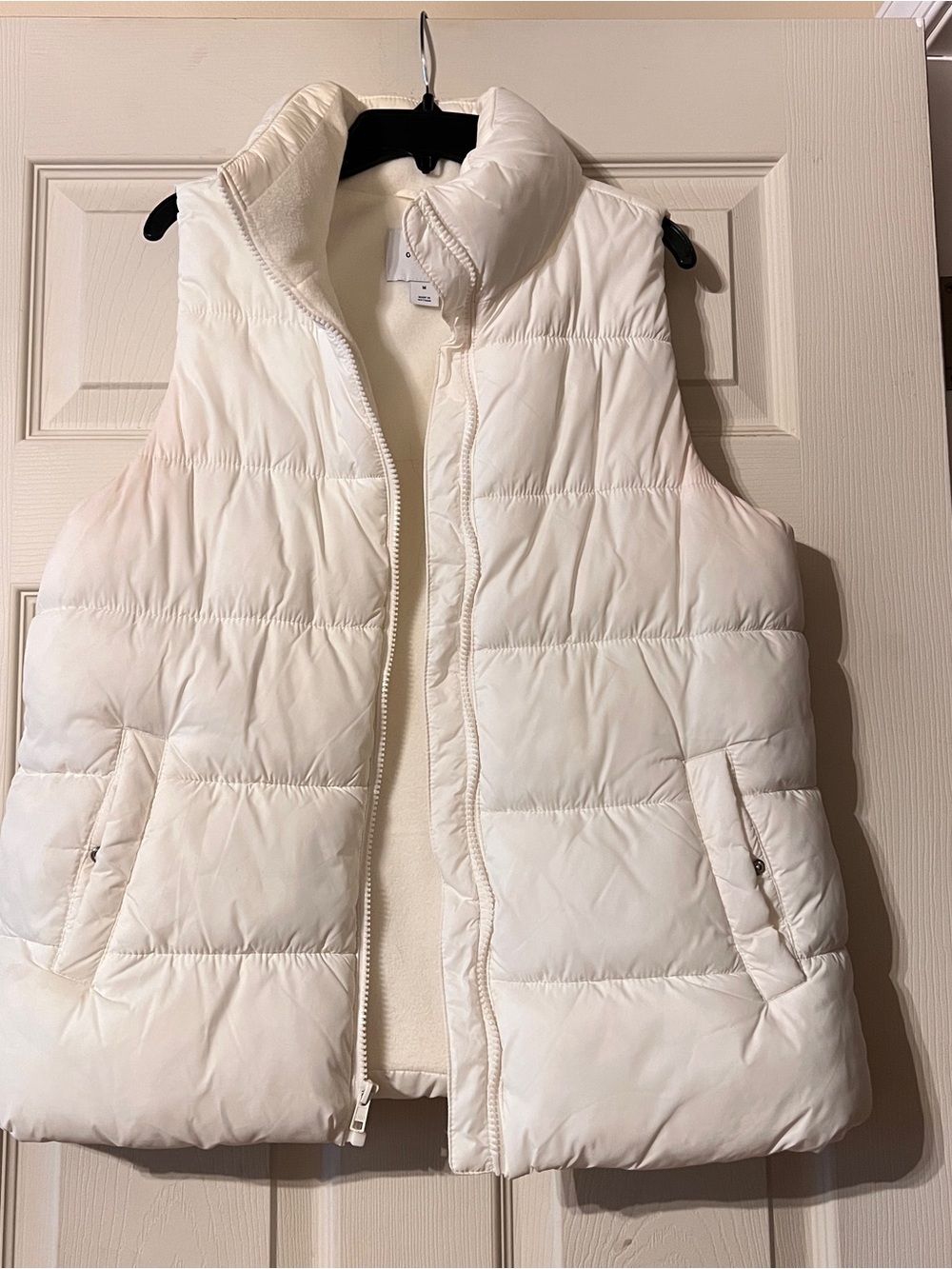 Old Navy white Quilted Puffer Vest - Sleeveless Zip Front